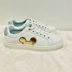Disney Mickey and Minnie gold and white sneakers! New inbox women’s size 10!
